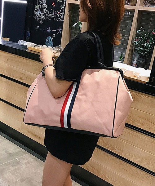 LUGG NAGG(ラグナグ)の「がま口 ストライプテープ付き ボストンバッグ 旅行バッグ トラベルボストン ショルダーストラップ無しバージョン(ボストンバッグ・レディース・ピンク系その他3/ピンク系その他/ブラック系その他3/ピンク系その他2/ドット/マルチ/ブラック系その他5/その他/レッド系その他/チェック/ブラック系その他2/ブラック系その他4/ブラック/ブラック系その他・MEDIUM/LARGE)」の10枚目の写真