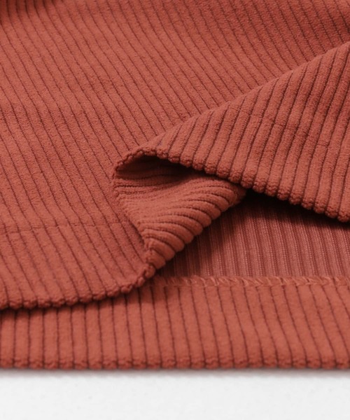 HEYUMM（ヘユム）の「コーデュロイフレアパンツ（その他パンツ・レディース・ベージュ/レッド/ブラック・ONE）」の4枚目の写真