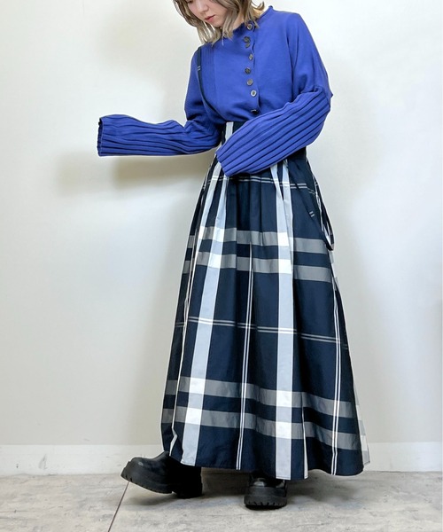 kOhAKU(コハク)の「『マルチボタンニットカーディガン』(カーディガン/ボレロ・レディース・グレイッシュブルー/ブラック・FREE)」の4枚目の写真