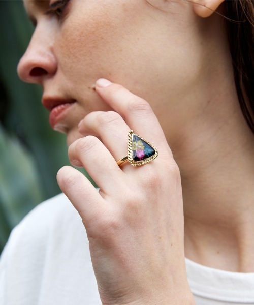 rehacer（レアセル）の「rehacer : Retro Triangle Ring  / レトロ トライアングル リング（リング・メンズ・シルバー/ゴールド・#14/#16）」の7枚目の写真