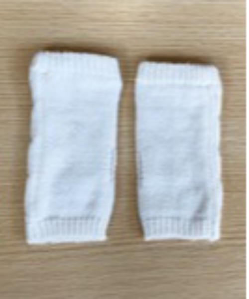 CORNERS（コーナーズ）の「ショートケーブルアームウォーマー（アームカバー・レディース・ブラウン/オフホワイト・FREE）」の3枚目の写真