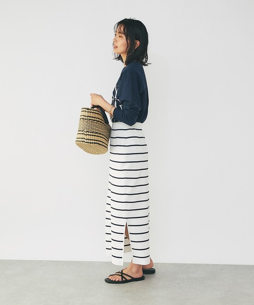 RIVE DROITE(リヴドロワ)の「リラックスムード漂う大人のロンT/フォントロゴロンT(Tシャツ/カットソー・レディース・ネイビー/ホワイト・FREE)」の5枚目の写真