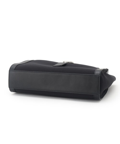 INDIVI（インディヴィ）の「◆【A4収納可能】異素材コンビトート（トートバッグ・レディース・ブラック系4/ベージュ系4・00）」の7枚目の写真