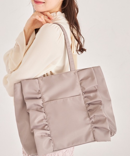 tocco closet（トッコ クローゼット）の「フリルナイロントートバッグ