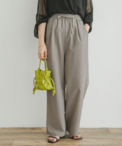 ITEMS URBANRESEARCH(アイテムズ アーバンリサーチ)の「『UR TECH DRYLUXE』イージーケアワイドパンツ(その他パンツ・レディース・モカ/ブラック/ブルー/ブラウン/グレー系その他・FREE)」の3枚目の写真