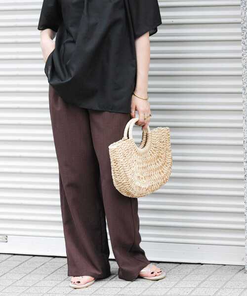 ITEMS URBANRESEARCH(アイテムズ アーバンリサーチ)の「『UR TECH DRYLUXE』イージーケアワイドパンツ(その他パンツ・レディース・モカ/ブラック/ブルー/ブラウン/グレー系その他・FREE)」の4枚目の写真