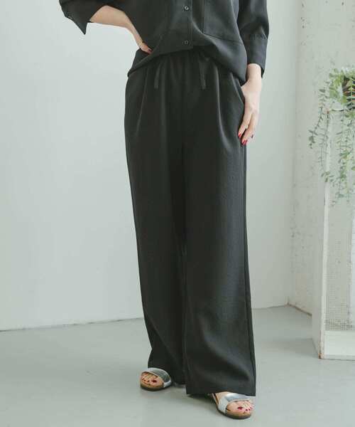 ITEMS URBANRESEARCH(アイテムズ アーバンリサーチ)の「『UR TECH DRYLUXE』イージーケアワイドパンツ(その他パンツ・レディース・モカ/ブラック/ブルー/ブラウン/グレー系その他・FREE)」の22枚目の写真