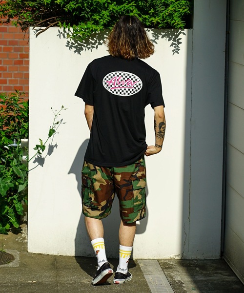 Tony Alva（トニーアルバ）の「DESIGN TEE/Tony Alva(トニー アルバ)ヴィンテージライクロゴプリントスタンダードフィット半袖バックプリントTシャツ（Tシャツ/カットソー・メンズ・ブラック/ライトイエロー/ホワイト・MEDIUM/LARGE/X-LARGE）」の12枚目の写真