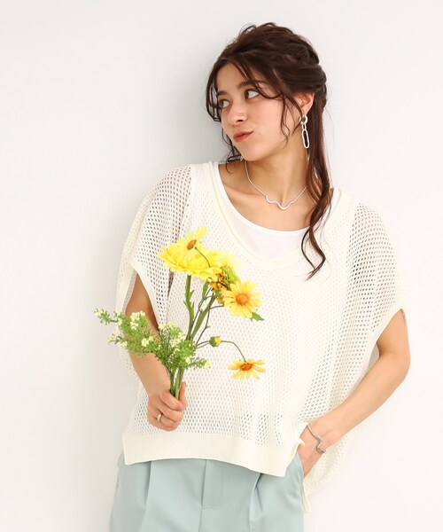 Cutie Blonde（キューティーブロンド）の「◆【2点セット/抜け感が涼し気】抜き衿デザイン メッシュニット（その他トップス・レディース・イエロー/ホワイト系/ブラック系2・00）」の2枚目の写真
