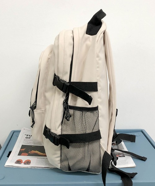 florist（フローリスト）の「【A4サイズ対応/撥水】【ユニセックス】配色カラーの大容量カジュアルリュックサック/バックパック/スポーツバッグ（バックパック/リュック・レディース・オフホワイト/ブラック・FREE）」の13枚目の写真