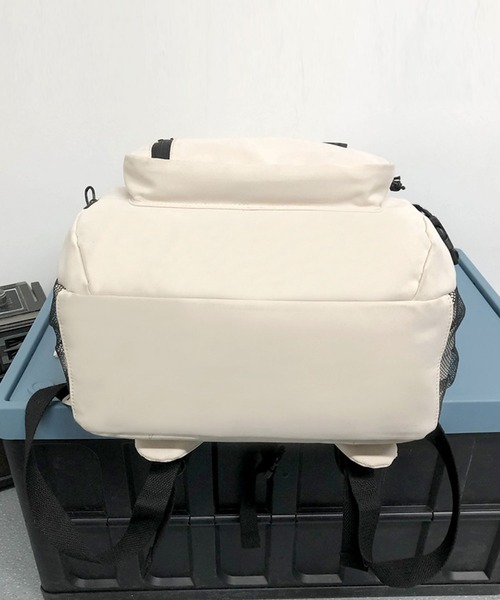 florist（フローリスト）の「【A4サイズ対応/撥水】【ユニセックス】配色カラーの大容量カジュアルリュックサック/バックパック/スポーツバッグ（バックパック/リュック・レディース・オフホワイト/ブラック・FREE）」の5枚目の写真