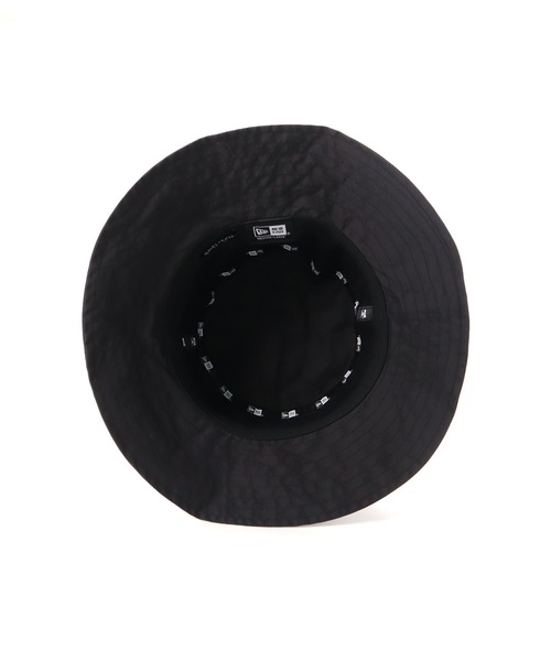 NEW ERA(ニューエラ)の「ニューエラ つば広バケットハット 筆記体ロゴ ONSPOTZ別注(ハット・レディース・ホワイト/ブラック・S/M/M/L/L/XL)」の6枚目の写真
