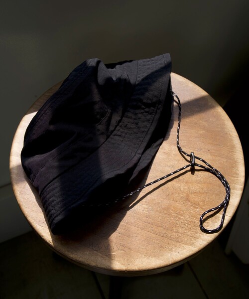 FREAK'S STORE（フリークスストア）の「ベンチレーションバケットハット（ハット・メンズ・ダークグレー/ブラック・ONE SIZE）」の2枚目の写真