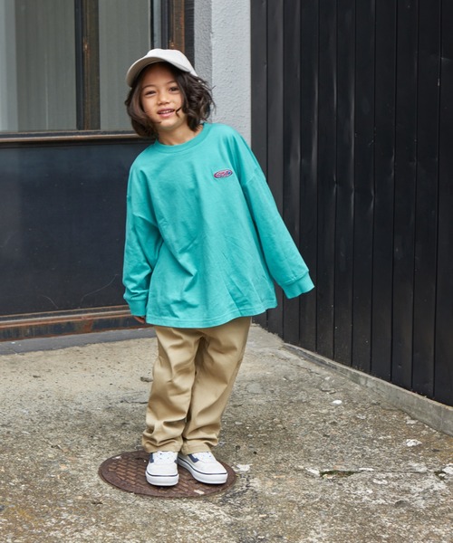PAIRMANON STREET（ペアマノンストリート）の「【PAIRMANON STREET】ビッグシルエット ワンポイント刺繍 長袖 Tシャツ（Tシャツ/カットソー・キッズ・ブルー/ブラック系その他/グリーン/ブルー系その他2/ライトベージュ/オレンジ・90/130/100/120/150/140/110）」の16枚目の写真