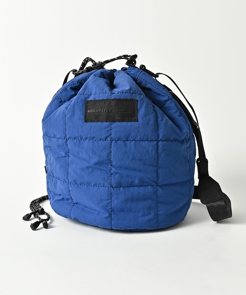 ADAM PATEK(アダムパテック)の「【ADAMPATEK/アダムパテック】SQUARE QUILT MINI DRAWSTRING BAG / スクエア型キルティングミニショルダーバッグ(ショルダーバッグ・メンズ・ホワイト/ブラック/ブルー・FREE)」の3枚目の写真