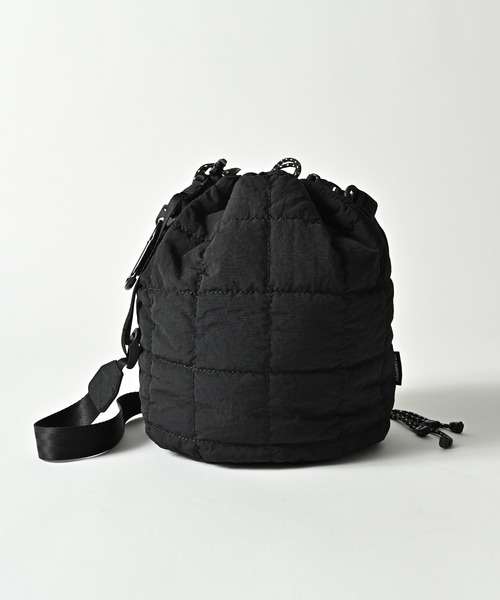 ADAM PATEK(アダムパテック)の「【ADAMPATEK/アダムパテック】SQUARE QUILT MINI DRAWSTRING BAG / スクエア型キルティングミニショルダーバッグ(ショルダーバッグ・メンズ・ホワイト/ブラック/ブルー・FREE)」の5枚目の写真