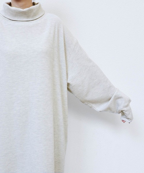 andme(アンドミー)の「ワッフルタートルネック長袖Tシャツワンピース(ワンピース・レディース・ライトブルー/ブラック/アイボリー/ブラウン/オートミール・M)」の9枚目の写真