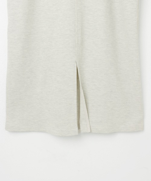 andme(アンドミー)の「ワッフルタートルネック長袖Tシャツワンピース(ワンピース・レディース・ライトブルー/ブラック/アイボリー/ブラウン/オートミール・M)」の20枚目の写真
