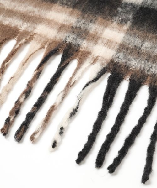 mysty woman（ミスティウーマン）の「チェックストール 977918（ストール/ショール・レディース・ベージュ系その他/ブラウン・FREE）」の5枚目の写真