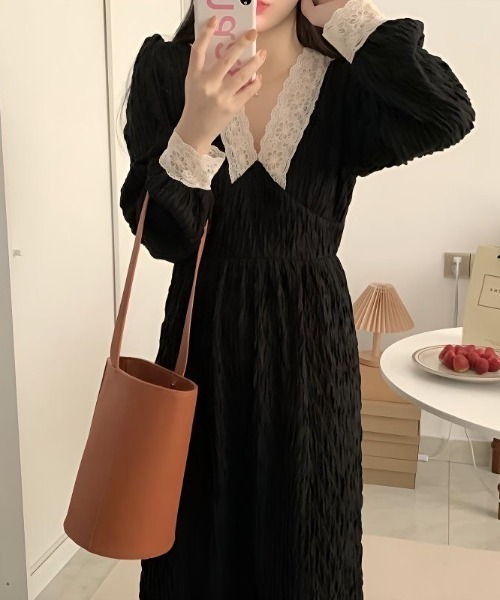 gossip！ロサンゼルス（ゴシップロサンゼルス）の「レース付きパフスリーブＶネックドット柄ロングワンピース（ワンピース・レディース・オフホワイト/ブラック・FREE/M）」の2枚目の写真