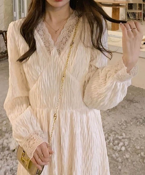 gossip！ロサンゼルス（ゴシップロサンゼルス）の「レース付きパフスリーブＶネックドット柄ロングワンピース（ワンピース・レディース・オフホワイト/ブラック・FREE/M）」の12枚目の写真