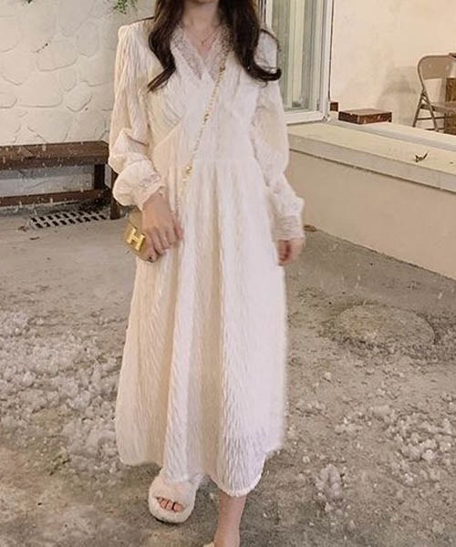 gossip！ロサンゼルス（ゴシップロサンゼルス）の「レース付きパフスリーブＶネックドット柄ロングワンピース（ワンピース・レディース・オフホワイト/ブラック・FREE/M）」の15枚目の写真