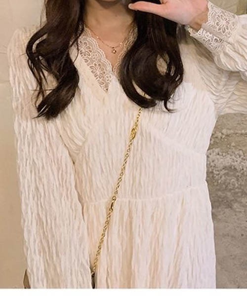 gossip！ロサンゼルス（ゴシップロサンゼルス）の「レース付きパフスリーブＶネックドット柄ロングワンピース（ワンピース・レディース・オフホワイト/ブラック・FREE/M）」の19枚目の写真