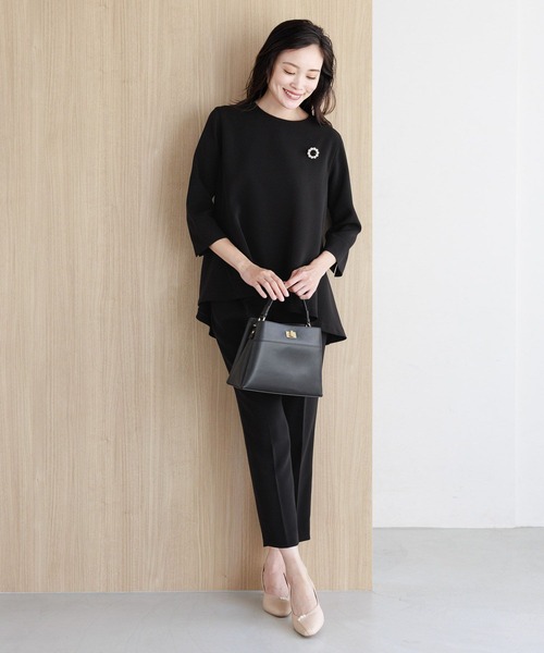 Elura（エルーラ）の「セレモニー&お祝いペプラムブラウス（シャツ/ブラウス・レディース・グレイッシュベージュ/ネイビー/ブラック・MEDIUM/SMALL/LARGE）」の9枚目の写真