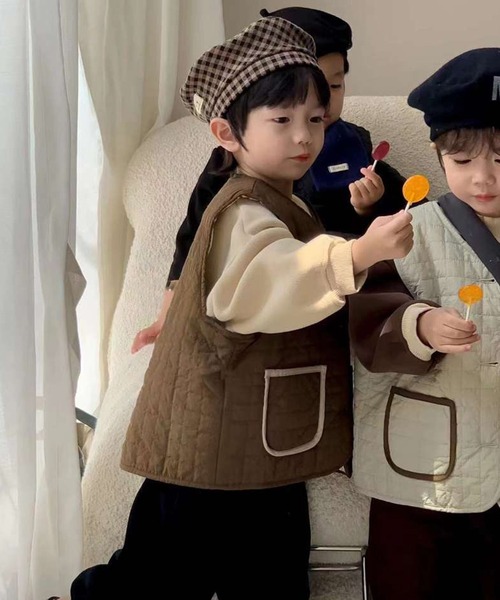 aimoha(アイモハ)の「【aimoha-KIDS-】子供服 パッチポケット付き中綿ベスト(ベスト・キッズ・チョコ/ベージュ/ネイビー・80/90/100/110/120)」の7枚目の写真