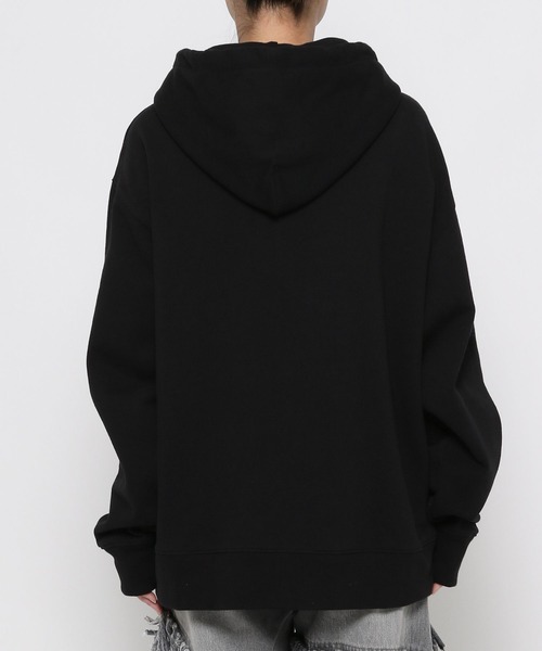 Anui（アニュイ）の「【UNISEX】ボクシーロゴZIPパーカー（パーカー・レディース・レッド/グレー/ブラック・SMALL/MEDIUM/LARGE）」の5枚目の写真