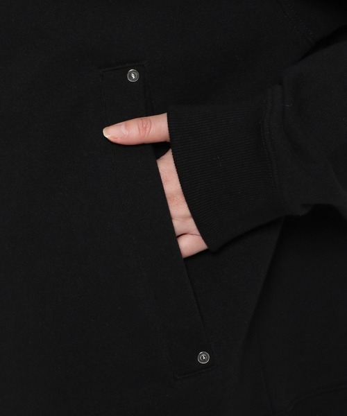 Anui（アニュイ）の「【UNISEX】ボクシーロゴZIPパーカー（パーカー・レディース・レッド/グレー/ブラック・SMALL/MEDIUM/LARGE）」の10枚目の写真