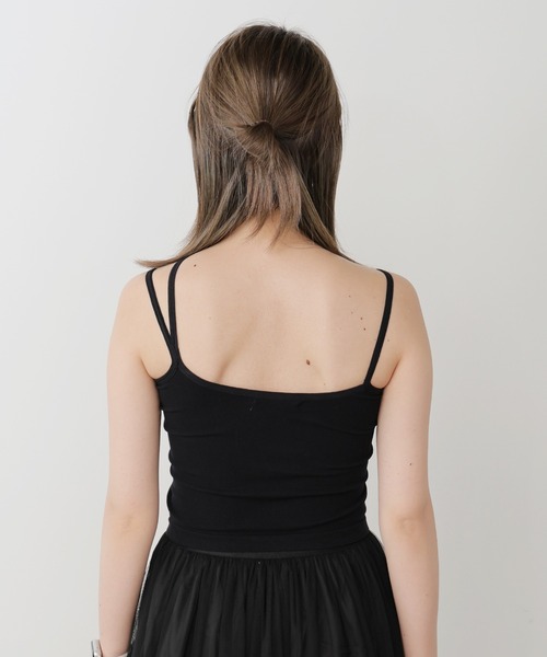 AO2（アオズ）の「Asymmetry camisole / カップ付きキャミソール アシンメトリーデザイン（キャミソール・レディース・ブラウン/ホワイト/ブラック/グレー・FREE）」の8枚目の写真