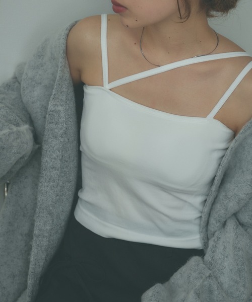 AO2（アオズ）の「Asymmetry camisole / カップ付きキャミソール アシンメトリーデザイン（キャミソール・レディース・ブラウン/ホワイト/ブラック/グレー・FREE）」の12枚目の写真