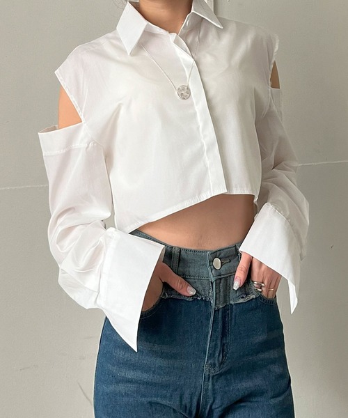Jewelobe（ジュエローブ）の「ショルダーカットアウトクロップドシャツ（シャツ/ブラウス・レディース・ピンク/ホワイト/ブラック・FREE）」の9枚目の写真