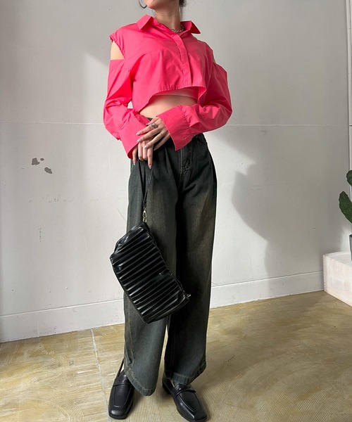 Jewelobe（ジュエローブ）の「ショルダーカットアウトクロップドシャツ（シャツ/ブラウス・レディース・ピンク/ホワイト/ブラック・FREE）」の18枚目の写真