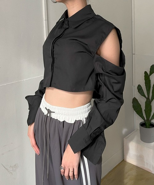 Jewelobe（ジュエローブ）の「ショルダーカットアウトクロップドシャツ（シャツ/ブラウス・レディース・ピンク/ホワイト/ブラック・FREE）」の17枚目の写真