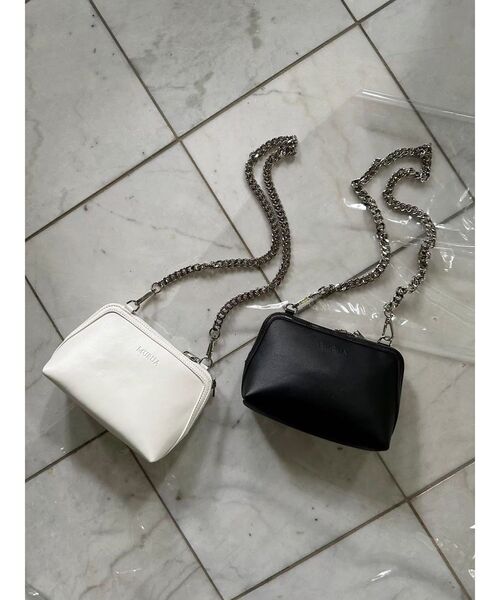 MURUA（ムルーア）の「トライアングルチェーンポシェット（ハンドバッグ・レディース・ブラック/ホワイト・FREE）」の3枚目の写真