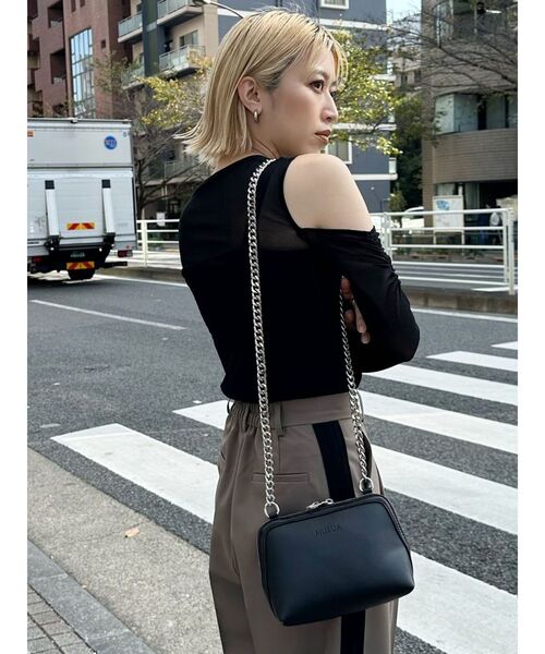 MURUA（ムルーア）の「トライアングルチェーンポシェット（ハンドバッグ・レディース・ブラック/ホワイト・FREE）」の20枚目の写真