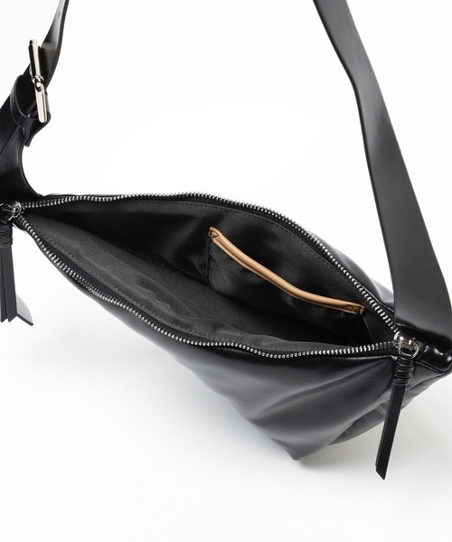 Anui(アニュイ)の「【UNISEX】クラシックショルダー(ショルダーバッグ・レディース・グリーン/ブラック・FREE)」の18枚目の写真