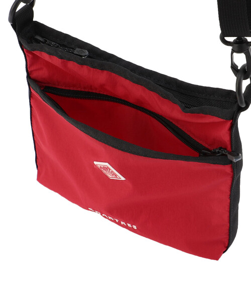 DANTON(ダントン)の「MICRO RIP NYLON SHOULDER POUCH〈CHARTRES〉(ショルダーバッグ・レディース・ブラック/グレー/レッド/ネイビー/オリーブ/グレイッシュベージュ・-)」の16枚目の写真
