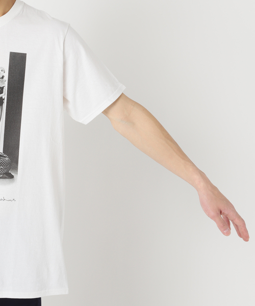 Couture d'adam(クチュールドアダム)の「【COUTURE D`ADAM × Sam Haskins】Cover Tee(Tシャツ/カットソー・メンズ・ホワイト・LARGE/X-LARGE)」の6枚目の写真