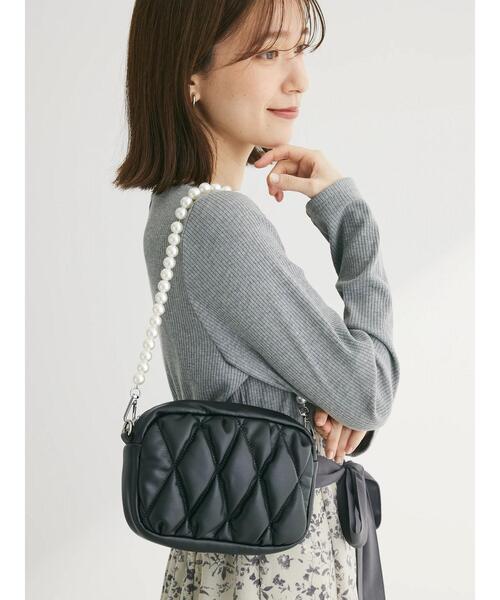 Green　Parks（グリーンパークス）の「・KOSSORECO　パールハンドルキルトショルダー（ショルダーバッグ・レディース・ブラック/アイボリー/シルバー・FREE）」の6枚目の写真