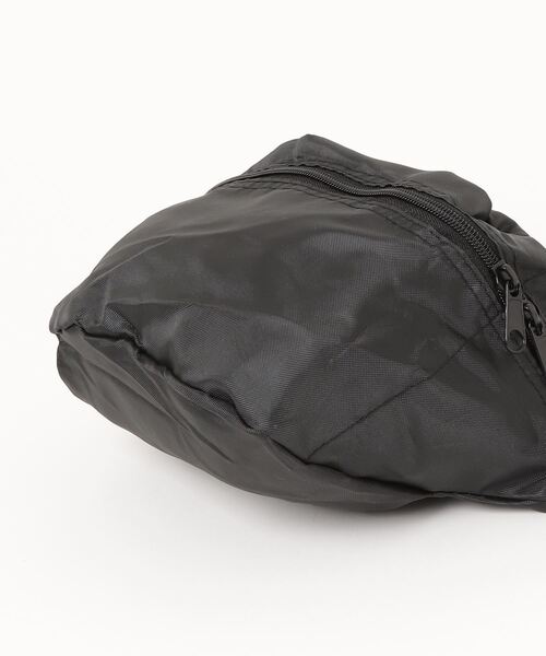 ROTHCO(ロスコ)の「ROTHCO / Black Crossbody Fanny Pack / R-8131(ボディバッグ/ウエストポーチ・メンズ・ブラック・MEDIUM)」の3枚目の写真