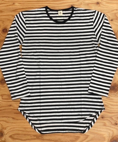 VIBGYOR（ヴィブジョー）の「裾ラウンド ロング丈 長袖 クルーネック ワッフル＆天竺＆ボーダー（Tシャツ/カットソー・メンズ・ブラック系その他/ホワイト×グレー/ホワイト×ブラック/ブラック/ホワイト/ホワイト系その他・LARGE/MEDIUM）」の9枚目の写真