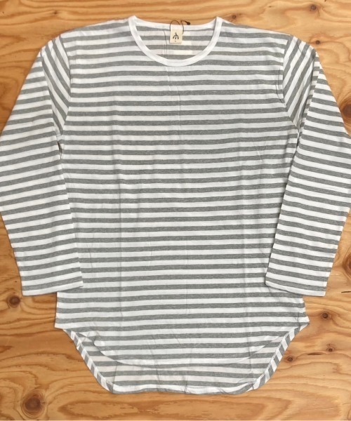 VIBGYOR（ヴィブジョー）の「裾ラウンド ロング丈 長袖 クルーネック ワッフル＆天竺＆ボーダー（Tシャツ/カットソー・メンズ・ブラック系その他/ホワイト×グレー/ホワイト×ブラック/ブラック/ホワイト/ホワイト系その他・LARGE/MEDIUM）」の10枚目の写真