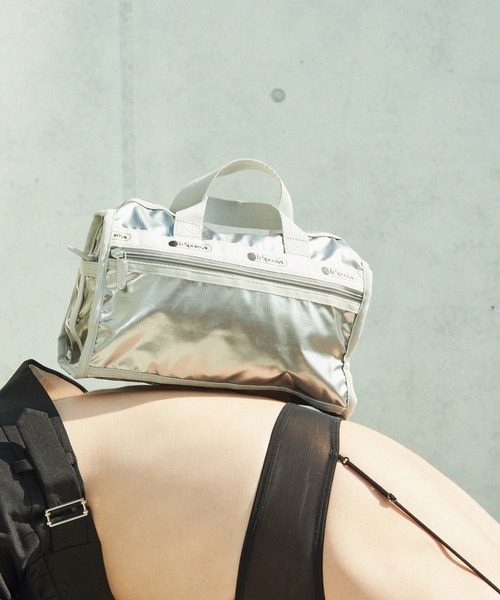 LeSportsac(レスポートサック)の「【LeSportsac for ADAM ET ROPE'】別注 DELUXE MINI DUFFEL(ショルダーバッグ・レディース・シルバー・FREE)」の2枚目の写真