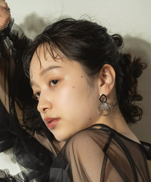 voov(ブーブ)の「オープンサークル モチーフ つぶつぶ ピアス(ピアス(両耳用)・レディース・ゴールド/シルバー・フリー)」の1枚目の写真