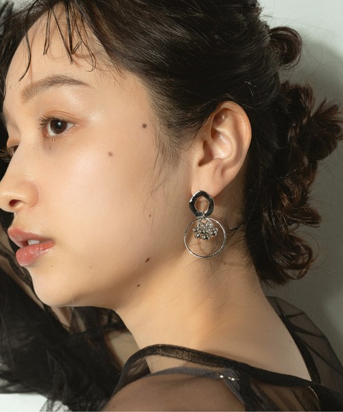voov(ブーブ)の「オープンサークル モチーフ つぶつぶ ピアス(ピアス(両耳用)・レディース・ゴールド/シルバー・フリー)」の3枚目の写真
