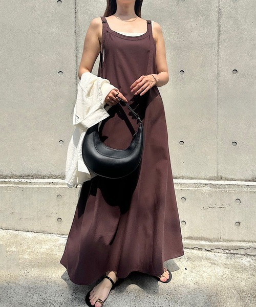 andme（アンドミー）の「【新色・新サイズ追加】リネン混アメスリフレアキャミワンピース（ワンピース・レディース・キナリ/ネイビー/ブラック/グレイッシュベージュ/ライトカーキ/ブラウン・M/MS）」の4枚目の写真