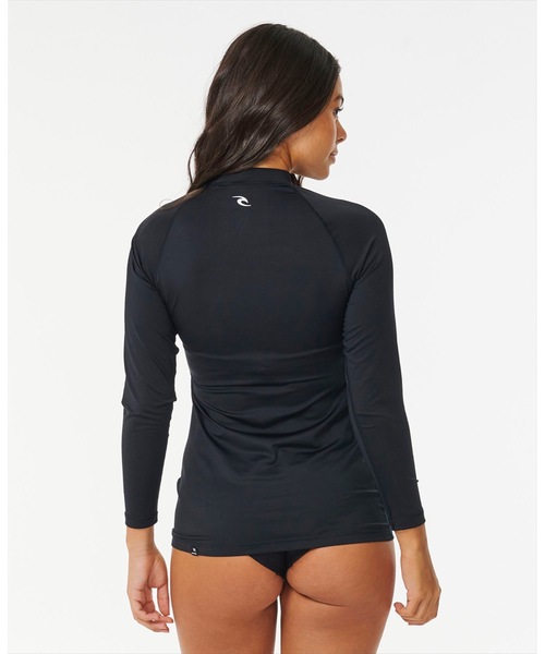 rip curl（リップカール）の「【RIPCURL（リップカール）】L CLASSIC SURF LS UPF RASHGUARD/水陸両用UPF 50+(日焼け防止)ワンポイントロゴ長袖ラッシュガード(水着)（ラッシュガード・レディース・ブラック・X-SMALL/SMALL）」の6枚目の写真